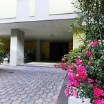 Inviting With Lateral Sea View Appartement Bibione