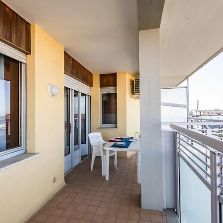 Seventh Last Floor Flat With Terrace In Appartamento Bibione