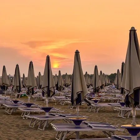 Appartement Inviting With Lateral Sea View Bibione